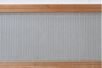 ヴィンテージ建具　昭和後期　片面ガラス　繊細な縦格子が連なる筬欄間1枚　(R-091470)