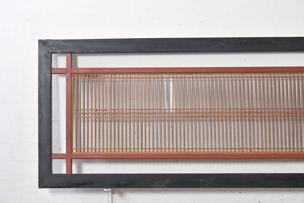 アンティーク建具　昭和初期から昭和中期　黒い外枠がレトロな筬欄間2枚セット　(R-091471)