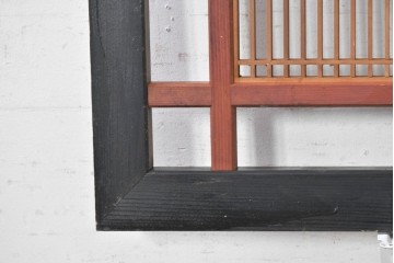 アンティーク建具　昭和初期から昭和中期　黒い外枠がレトロな筬欄間2枚セット　(R-091471)