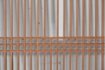 アンティーク建具　昭和初期から昭和中期　黒い外枠がレトロな筬欄間2枚セット　(R-091471)
