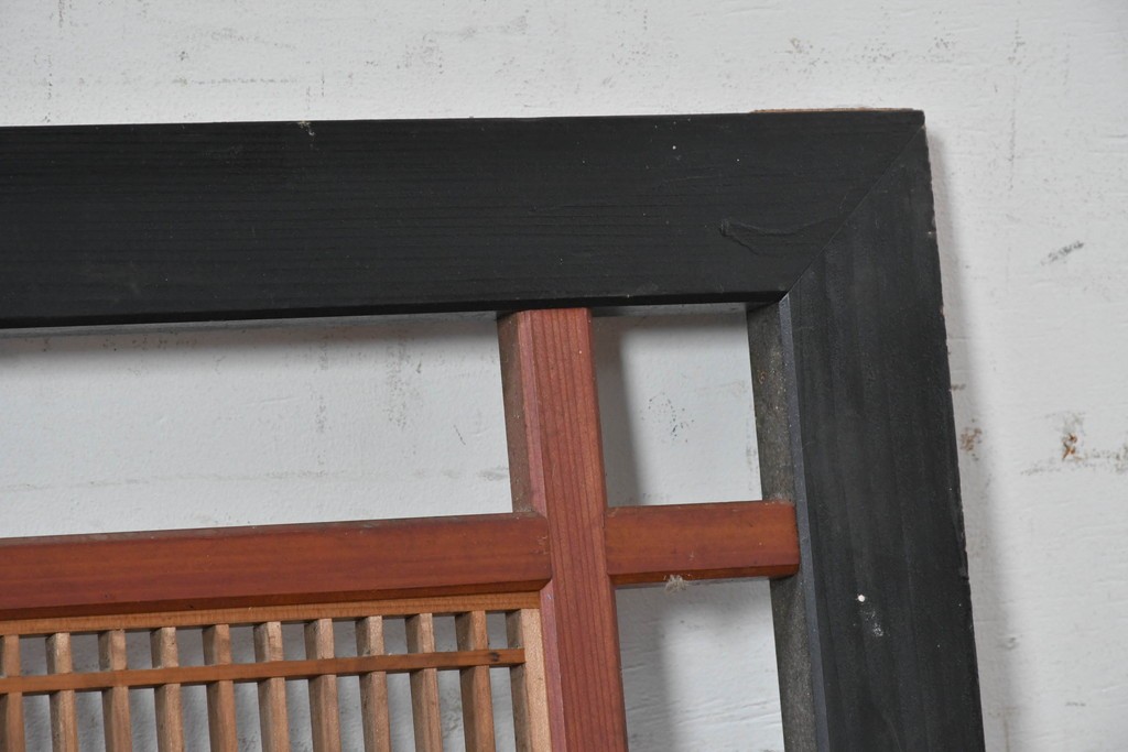 アンティーク建具　昭和初期から昭和中期　黒い外枠がレトロな筬欄間2枚セット　(R-091471)