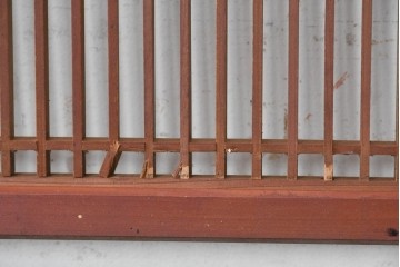 アンティーク建具　昭和初期から昭和中期　黒い外枠がレトロな筬欄間2枚セット　(R-091471)
