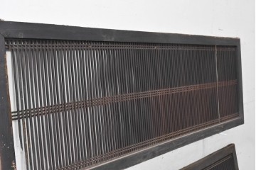 アンティーク建具　明治から大正期　深い色合いが和の趣を添える筬欄間2枚セット　(R-091472)