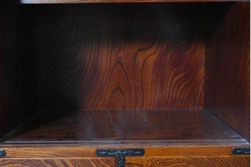 中古　美品　岩谷堂箪笥　縦桟を配した板戸と力強い木目が美しいキャスター付きサイドボード　(R-091476)
