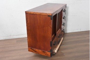 中古　美品　岩谷堂箪笥　縦桟を配した板戸と力強い木目が美しいキャスター付きサイドボード　(R-091476)