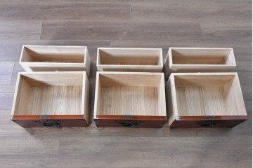 和製ヴィンテージ　美品　仙台箪笥　金具師 八重樫今朝吉作　木地呂塗り　牡丹の大きな手打ち金具が趣深い衣装箪笥　(R-091477)