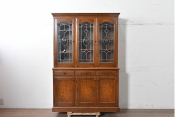 中古　美品　三越家具 COUNTRY HOUSE(カントリーハウス)　Brugge(ブルージュ)　バラをあしらったステンドグラスが上品な食器棚　(R-091478)