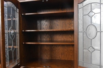中古　美品　三越家具 COUNTRY HOUSE(カントリーハウス)　Brugge(ブルージュ)　バラをあしらったステンドグラスが上品な食器棚　(R-091478)