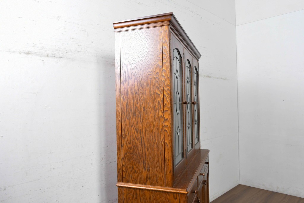 中古　美品　三越家具 COUNTRY HOUSE(カントリーハウス)　Brugge(ブルージュ)　バラをあしらったステンドグラスが上品な食器棚　(R-091478)