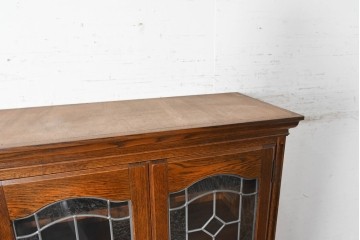 中古　美品　三越家具 COUNTRY HOUSE(カントリーハウス)　Brugge(ブルージュ)　バラをあしらったステンドグラスが上品な食器棚　(R-091478)