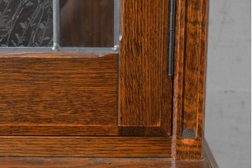 中古　美品　三越家具 COUNTRY HOUSE(カントリーハウス)　Brugge(ブルージュ)　バラをあしらったステンドグラスが上品な食器棚　(R-091478)