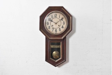 アメリカアンティーク　1910年頃　WATERBURY CLOCK CO.(ウォーターベリー)　深い色合いと金色の組み合わせがお洒落な八角壁掛け時計　(R-091483)
