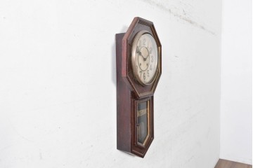 アメリカアンティーク　1910年頃　WATERBURY CLOCK CO.(ウォーターベリー)　深い色合いと金色の組み合わせがお洒落な八角壁掛け時計　(R-091483)