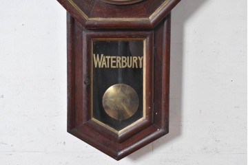 アメリカアンティーク　1910年頃　WATERBURY CLOCK CO.(ウォーターベリー)　深い色合いと金色の組み合わせがお洒落な八角壁掛け時計　(R-091483)