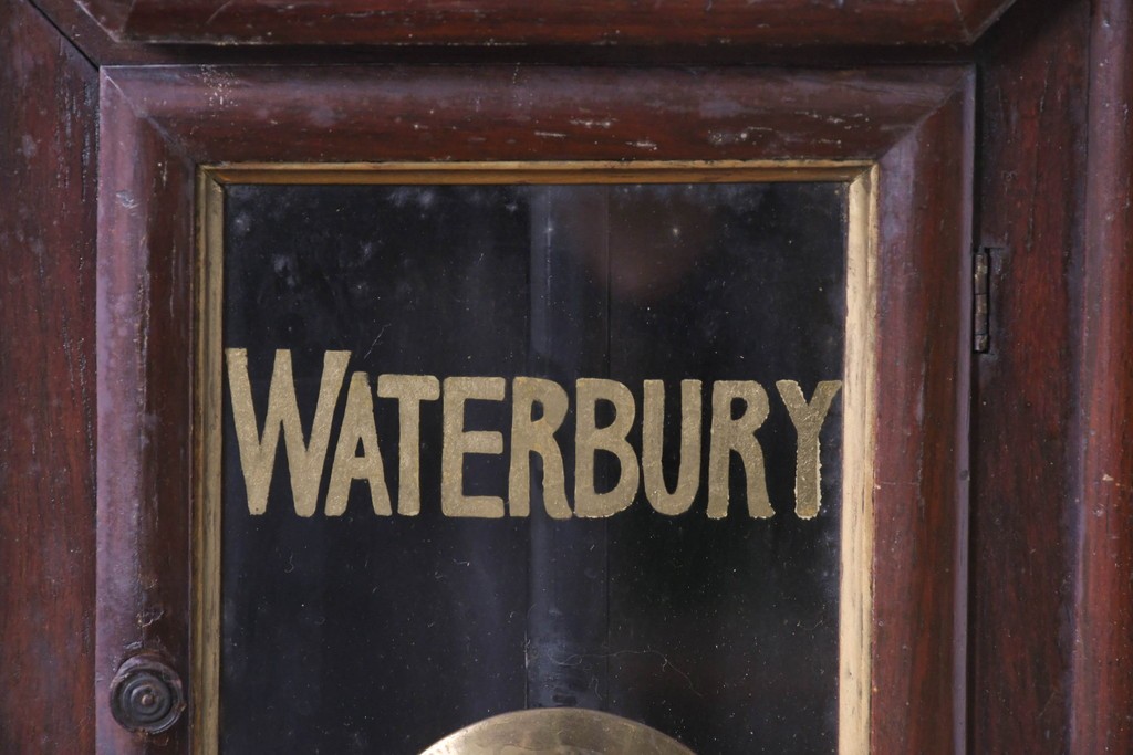 アメリカアンティーク　1910年頃　WATERBURY CLOCK CO.(ウォーターベリー)　深い色合いと金色の組み合わせがお洒落な八角壁掛け時計　(R-091483)
