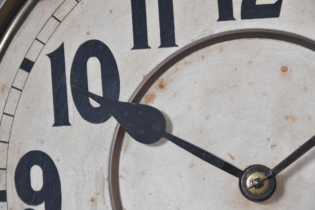アメリカアンティーク　1910年頃　WATERBURY CLOCK CO.(ウォーターベリー)　深い色合いと金色の組み合わせがお洒落な八角壁掛け時計　(R-091483)