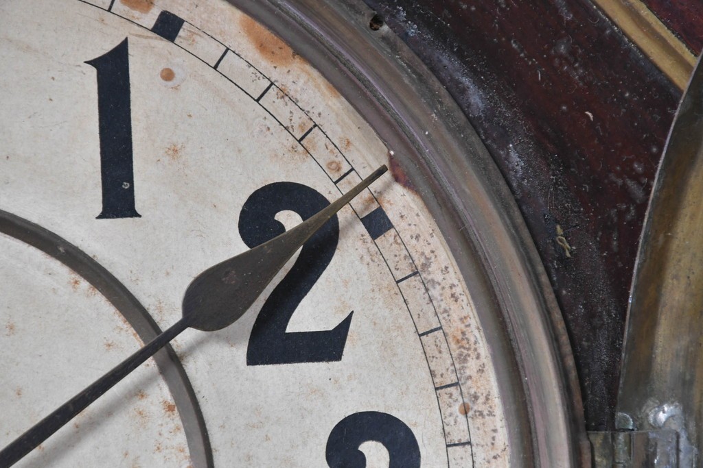 アメリカアンティーク　1910年頃　WATERBURY CLOCK CO.(ウォーターベリー)　深い色合いと金色の組み合わせがお洒落な八角壁掛け時計　(R-091483)