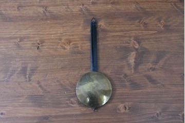 アメリカアンティーク　1910年頃　WATERBURY CLOCK CO.(ウォーターベリー)　深い色合いと金色の組み合わせがお洒落な八角壁掛け時計　(R-091483)