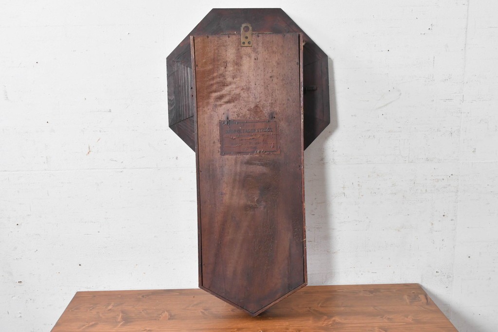 アメリカアンティーク　1910年頃　WATERBURY CLOCK CO.(ウォーターベリー)　深い色合いと金色の組み合わせがお洒落な八角壁掛け時計　(R-091483)