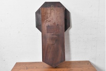 アメリカアンティーク　1910年頃　WATERBURY CLOCK CO.(ウォーターベリー)　深い色合いと金色の組み合わせがお洒落な八角壁掛け時計　(R-091483)