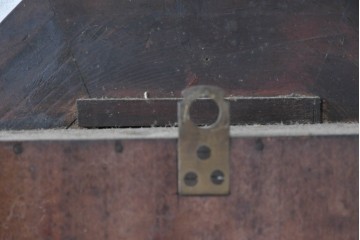 アメリカアンティーク　1910年頃　WATERBURY CLOCK CO.(ウォーターベリー)　深い色合いと金色の組み合わせがお洒落な八角壁掛け時計　(R-091483)