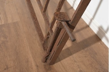 イギリスヴィンテージ建具　1950年頃　アイアン　錆びた風合いと渦巻き状の装飾が味わい深いアイアンゲート1枚　(R-091513)