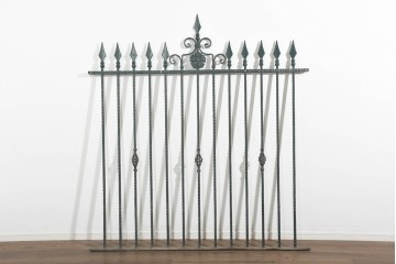 イギリスヴィンテージ建具　アイアン　槍のような意匠がクラシカルなフェンス1枚　(R-091526)