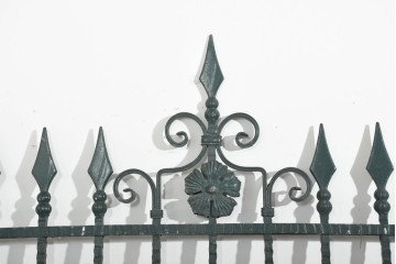 イギリスヴィンテージ建具　アイアン　槍のような意匠がクラシカルなフェンス1枚　(R-091526)