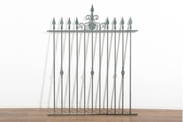 イギリスヴィンテージ建具　アイアン　槍のような意匠がクラシカルなフェンス1枚　(R-091527)