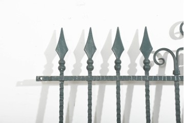 イギリスヴィンテージ建具　アイアン　槍のような意匠がクラシカルなフェンス1枚　(R-091527)