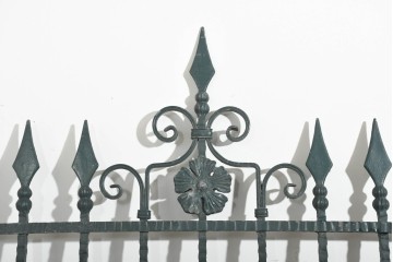 イギリスヴィンテージ建具　アイアン　槍のような意匠がクラシカルなフェンス1枚　(R-091527)