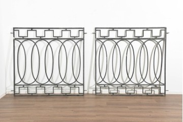 ヨーロッパヴィンテージ建具　アイアン　楕円と幾何学模様を組み合わせたアールデコデザインのフェンス2枚セット　(R-091528)