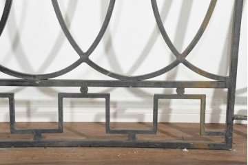ヨーロッパヴィンテージ建具　アイアン　楕円と幾何学模様を組み合わせたアールデコデザインのフェンス2枚セット　(R-091531)