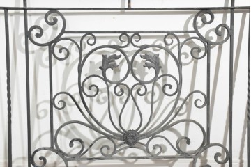 ヨーロッパヴィンテージ建具　アイアン　大きく広がるスクロールとアカンサスリーフがクラシカルなフェンス1枚　(R-091532)