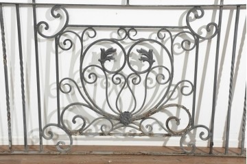 ヨーロッパヴィンテージ建具　アイアン　アカンサスリーフとスクロール装飾のフェンス1枚　(R-091533)