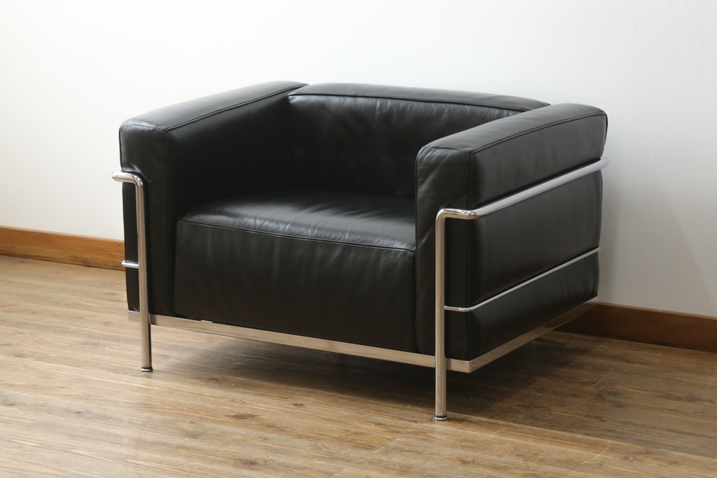 中古　イタリア製　Cassina(カッシーナ)　ル・コルビュジエ(Le Corbusier)　LC3　DURABLE(デュラーブル)　1人掛けソファ　(R-091548)