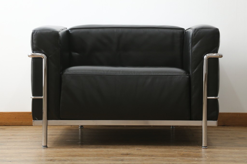 中古　イタリア製　Cassina(カッシーナ)　ル・コルビュジエ(Le Corbusier)　LC3　DURABLE(デュラーブル)　1人掛けソファ　(R-091548)