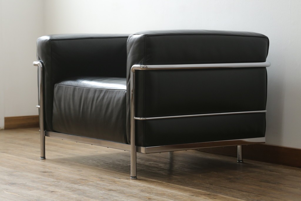 中古　イタリア製　Cassina(カッシーナ)　ル・コルビュジエ(Le Corbusier)　LC3　DURABLE(デュラーブル)　1人掛けソファ　(R-091548)