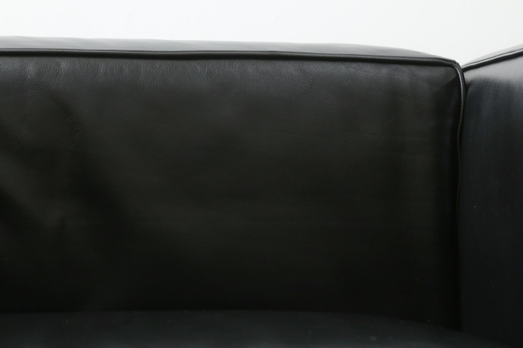 中古　イタリア製　Cassina(カッシーナ)　ル・コルビュジエ(Le Corbusier)　LC3　DURABLE(デュラーブル)　1人掛けソファ　(R-091548)