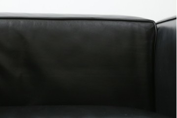中古　イタリア製　Cassina(カッシーナ)　ル・コルビュジエ(Le Corbusier)　LC3　DURABLE(デュラーブル)　1人掛けソファ　(R-091548)