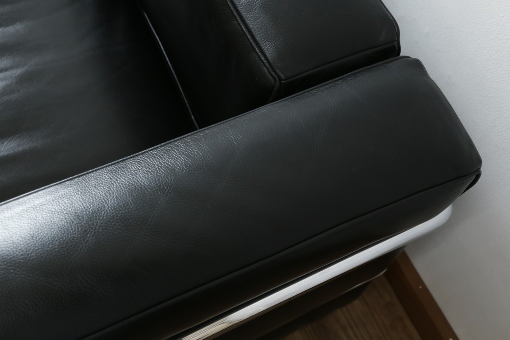 中古　イタリア製　Cassina(カッシーナ)　ル・コルビュジエ(Le Corbusier)　LC3　DURABLE(デュラーブル)　1人掛けソファ　(R-091548)