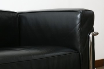 中古　イタリア製　Cassina(カッシーナ)　ル・コルビュジエ(Le Corbusier)　LC3　DURABLE(デュラーブル)　1人掛けソファ　(R-091548)