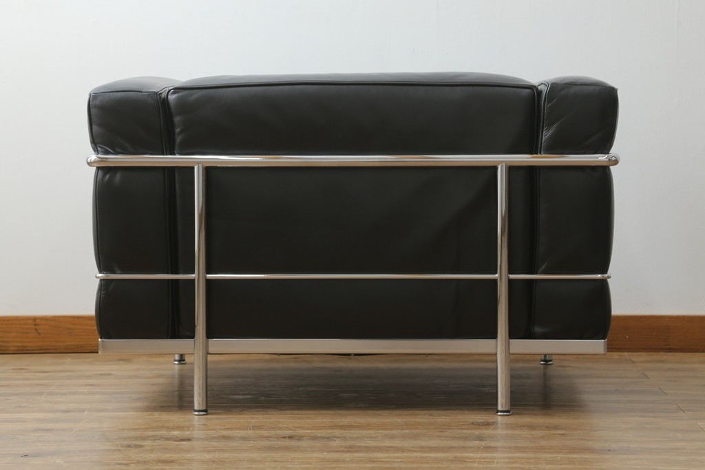 中古　イタリア製　Cassina(カッシーナ)　ル・コルビュジエ(Le Corbusier)　LC3　DURABLE(デュラーブル)　1人掛けソファ　(R-091548)