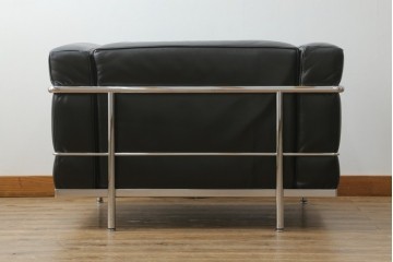 中古　イタリア製　Cassina(カッシーナ)　ル・コルビュジエ(Le Corbusier)　LC3　DURABLE(デュラーブル)　1人掛けソファ　(R-091548)
