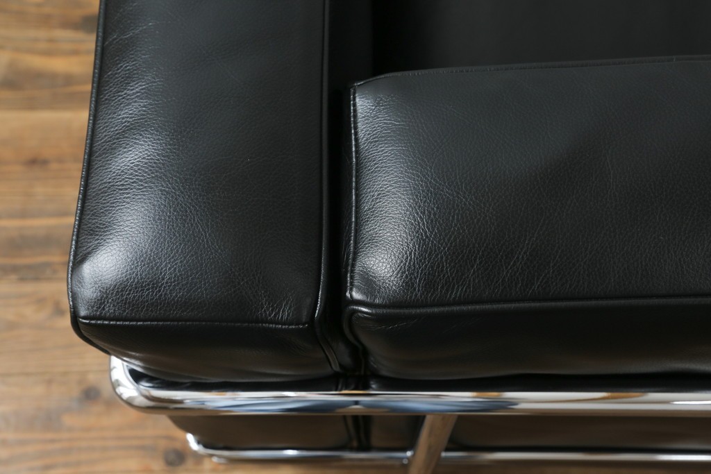 中古　イタリア製　Cassina(カッシーナ)　ル・コルビュジエ(Le Corbusier)　LC3　DURABLE(デュラーブル)　1人掛けソファ　(R-091548)