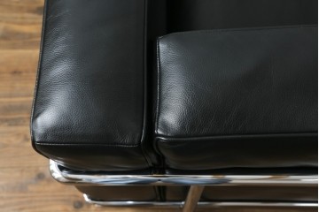 中古　イタリア製　Cassina(カッシーナ)　ル・コルビュジエ(Le Corbusier)　LC3　DURABLE(デュラーブル)　1人掛けソファ　(R-091548)