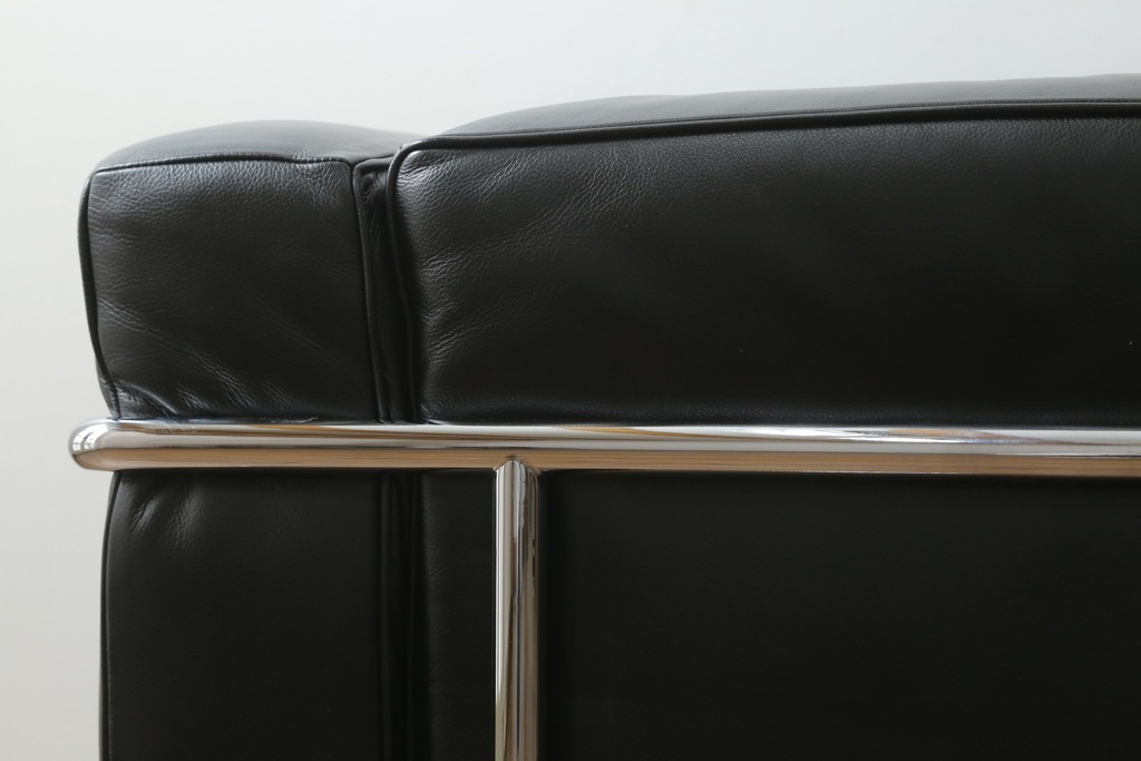 中古　イタリア製　Cassina(カッシーナ)　ル・コルビュジエ(Le Corbusier)　LC3　DURABLE(デュラーブル)　1人掛けソファ　(R-091548)
