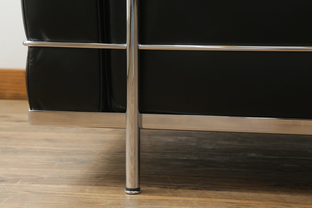 中古　イタリア製　Cassina(カッシーナ)　ル・コルビュジエ(Le Corbusier)　LC3　DURABLE(デュラーブル)　1人掛けソファ　(R-091548)