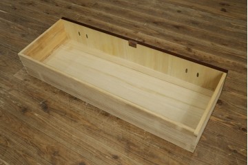 中古　南部箪笥　欅(ケヤキ)材　桐紋の飾り金具が美しい車箪笥　(R-091558)