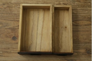 和製ヴィンテージ　大正から昭和初期　欅(ケヤキ)材　豊かな木目を楽しめる長火鉢　(R-091564)